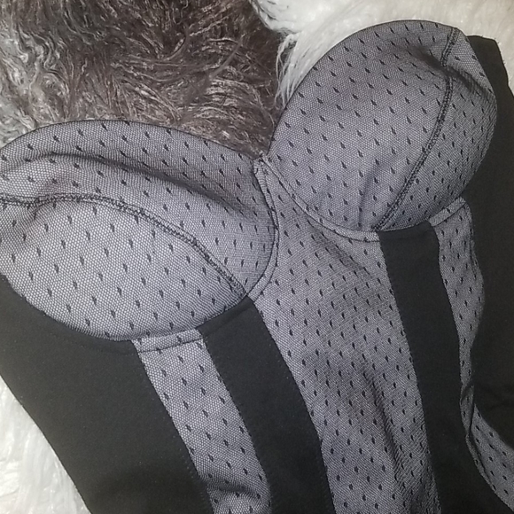 Strapless Kardashian kollection - Picture 2 of 4